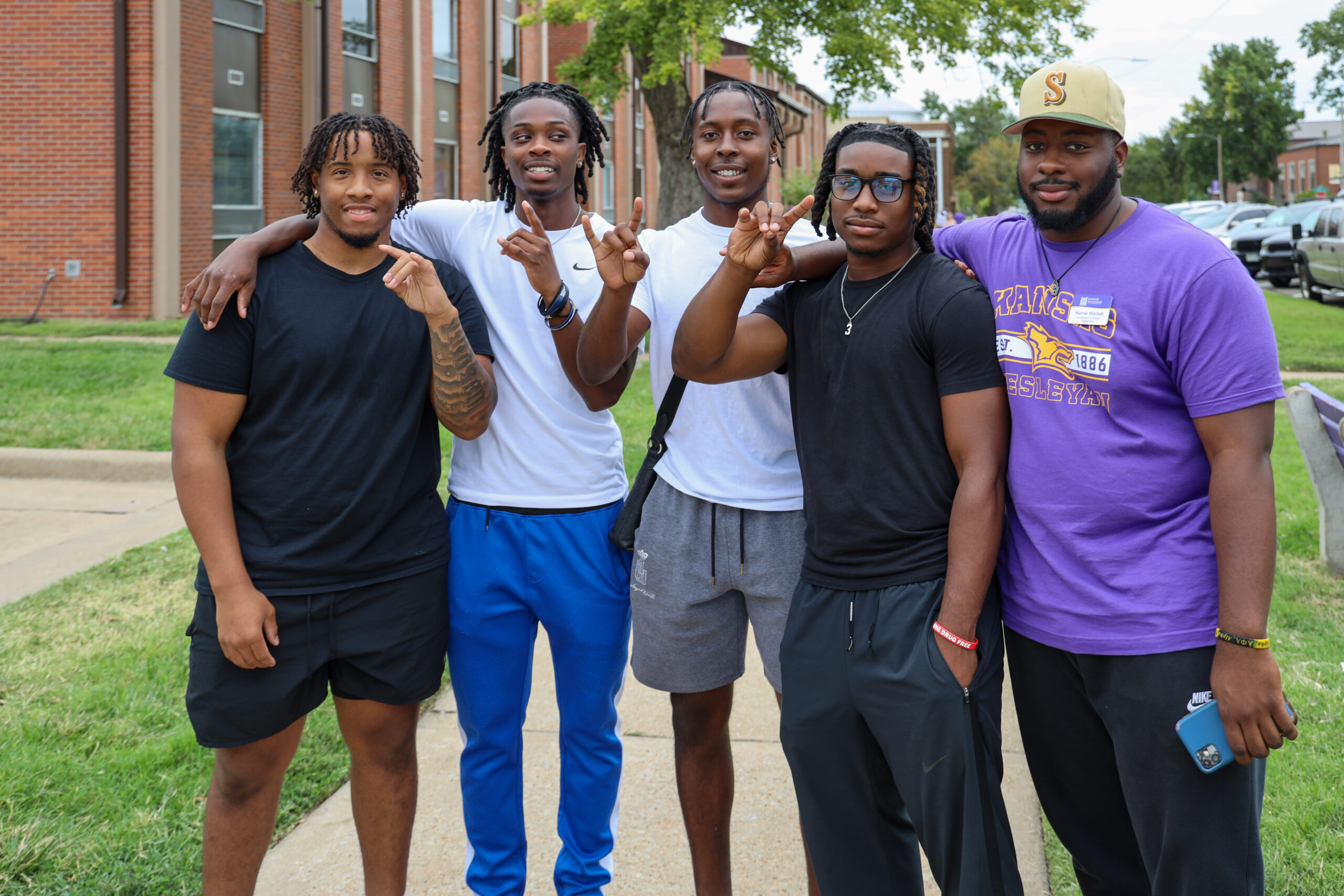 Group of individuals on Claflin at move-in