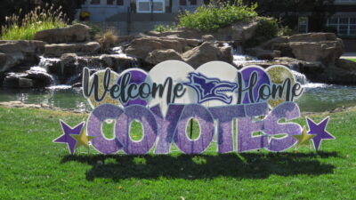 Homecoming sign